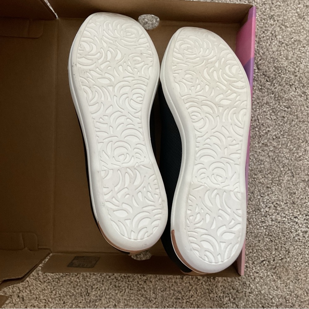 Dr. Scholl's Black Slip-On Athletic Shoes with White Soles - Picture 11 of 11